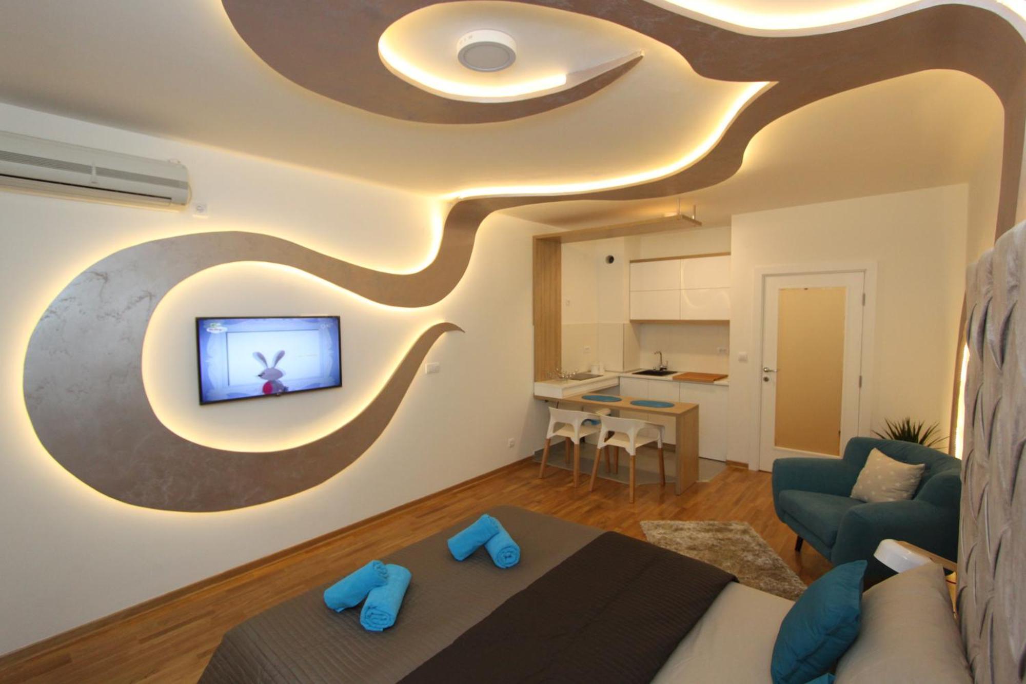 Riviera New Belgrade Apartment, Parking 5 Eur Per Day Exterior photo