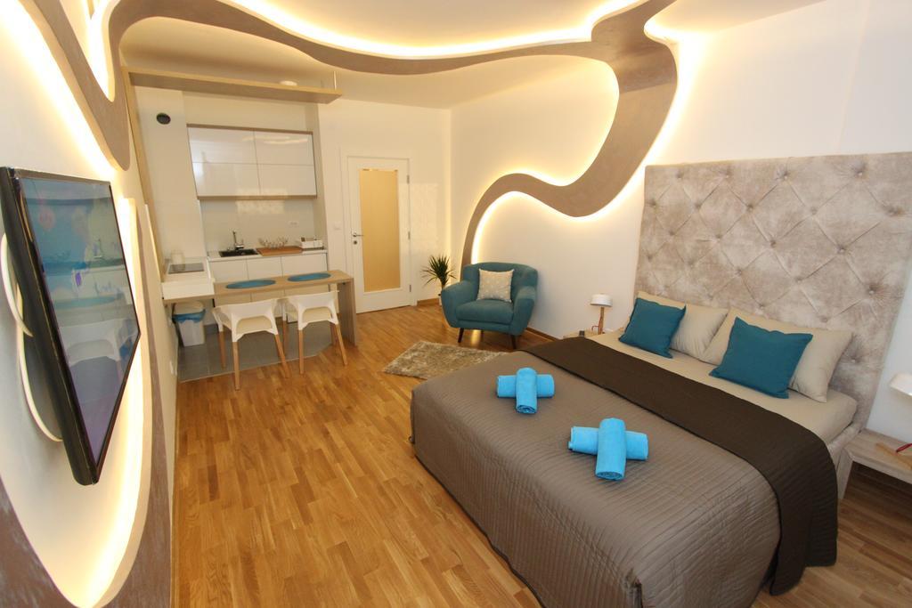 Riviera New Belgrade Apartment, Parking 5 Eur Per Day Exterior photo
