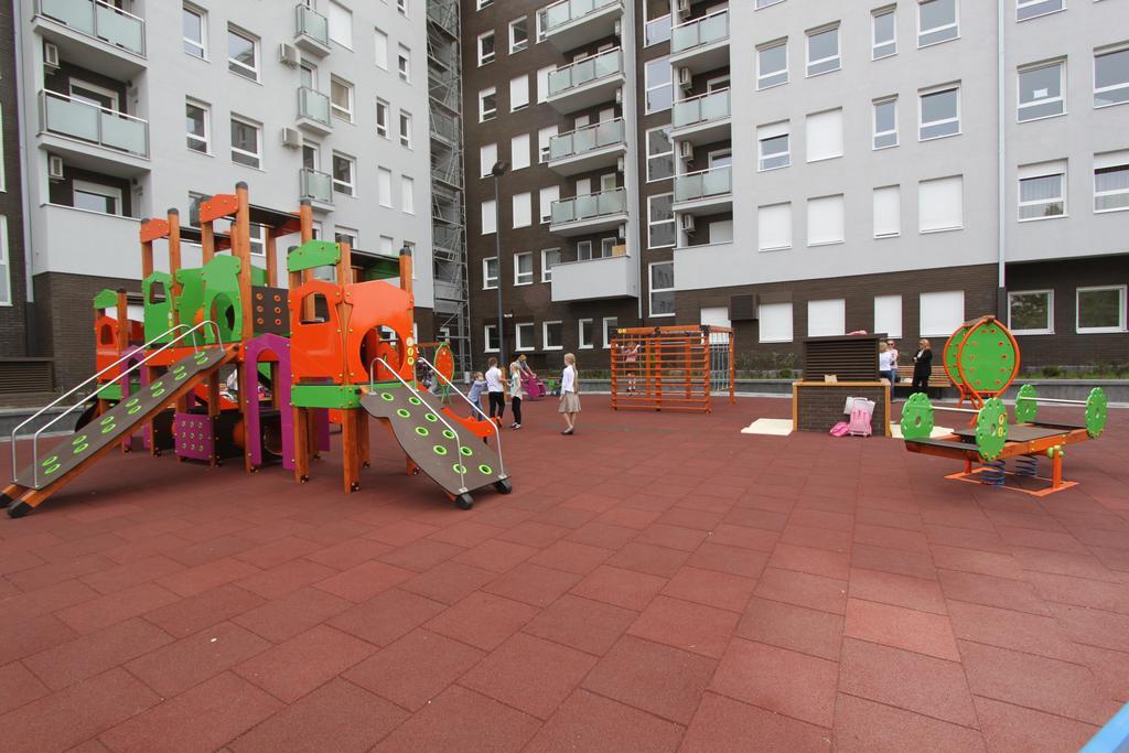 Riviera New Belgrade Apartment, Parking 5 Eur Per Day Exterior photo