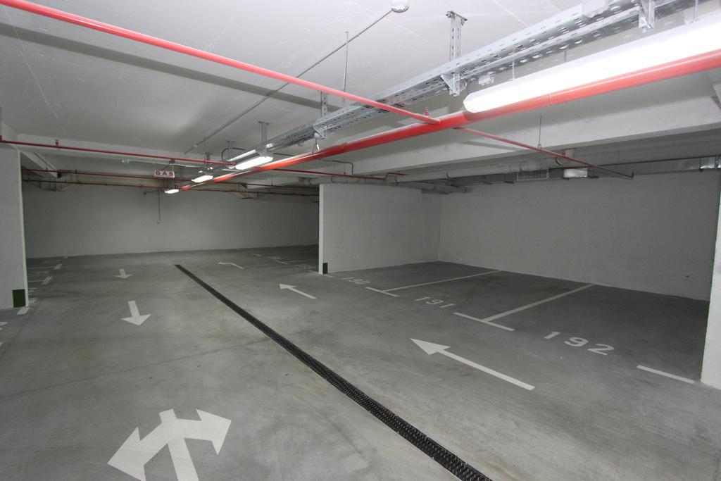 Riviera New Belgrade Apartment, Parking 5 Eur Per Day Exterior photo